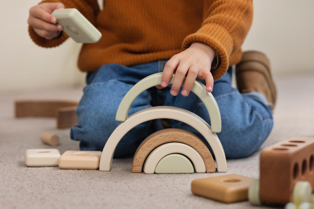 Montessori hračky: jejich výhody a 14 tipů na některé z nich