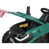 Elektrický traktor s přívěsem zelený