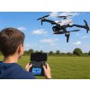 Dron s kamerou + paměťová karta