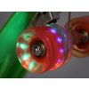 Pennyboard LED Skateboard se Svítícími Kolečky pro jízdu ve Skateparku 8